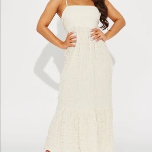 🌟 NEW TEXTURED MAXI DRESS